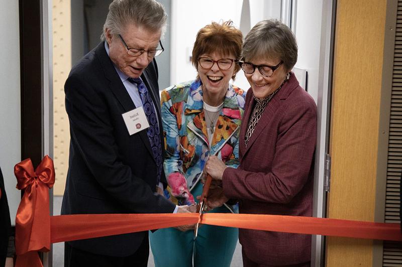 President Wacker and Offerdahls cut the ribbon for the Autism Discovery Center